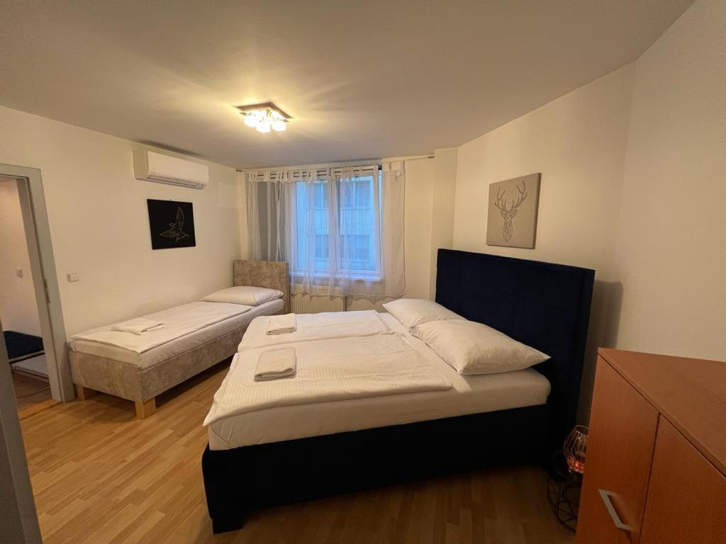 Iren Apartment Bratislava Esterno foto