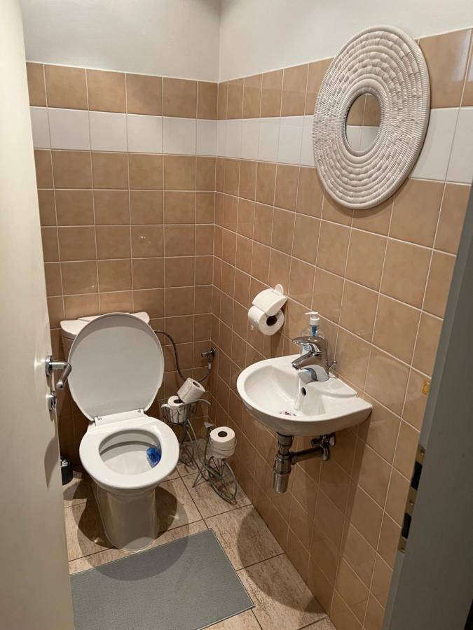 Iren Apartment Bratislava Esterno foto